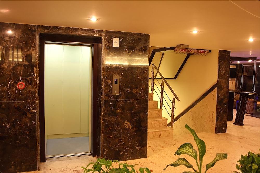 Hotel Bonlon Inn Új-Delhi Kültér fotó