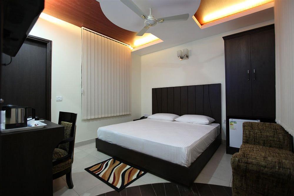 Hotel Bonlon Inn Új-Delhi Kültér fotó